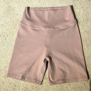 Muscle Nation Bum Scrunch Shorts XS LBN